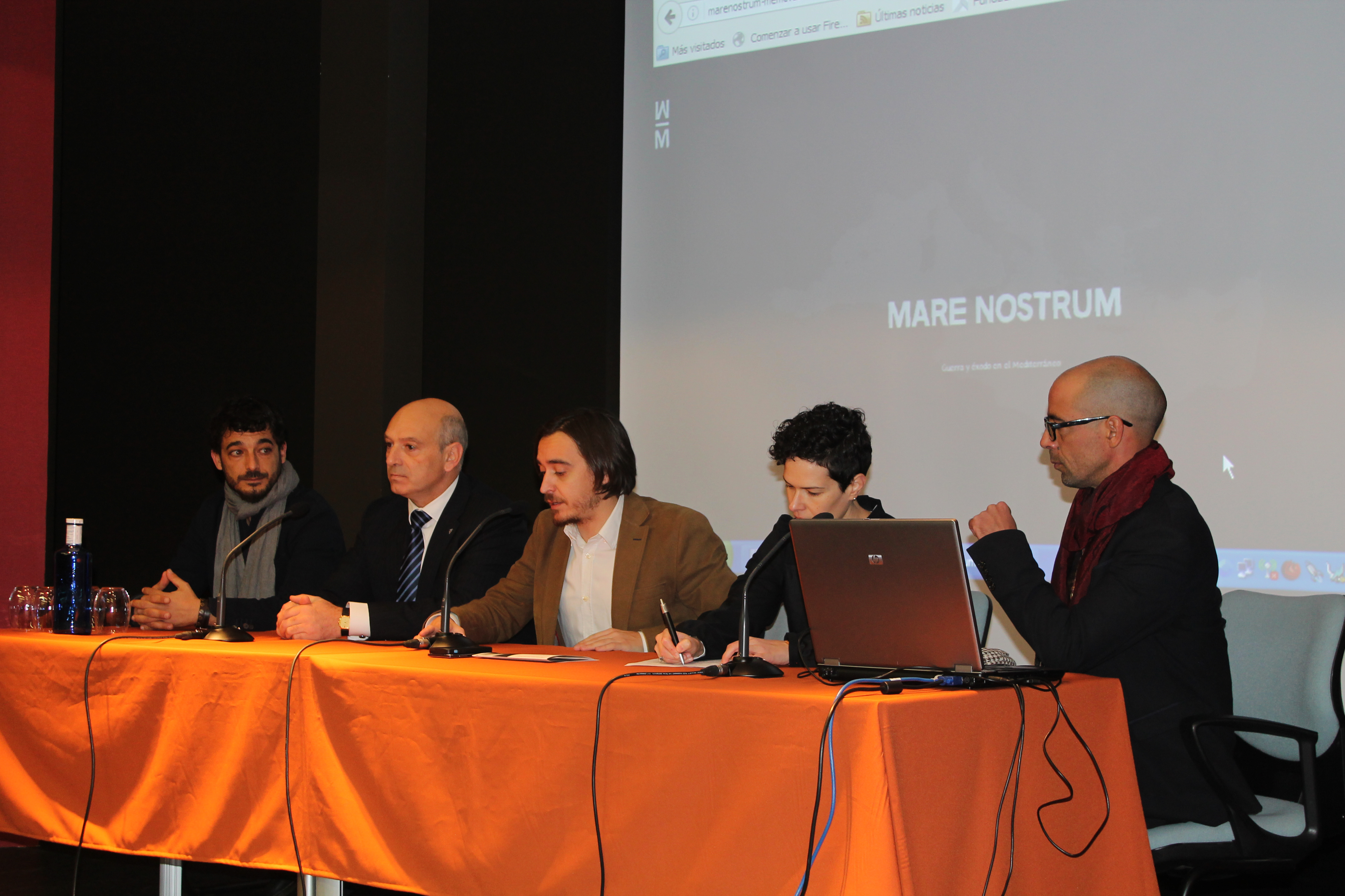 De izq. a der.: co-fundador y miembro de MeMo, Diego Ibarra, Director General del Grupo San Valero, César Romero, Director General de Cultura y Patrimonio del Gobierno de Aragón, Ignacio Escuín, la comisaria de la exposición, Pilar Irala, y el co-fundador y miembro de MeMo, José Colón