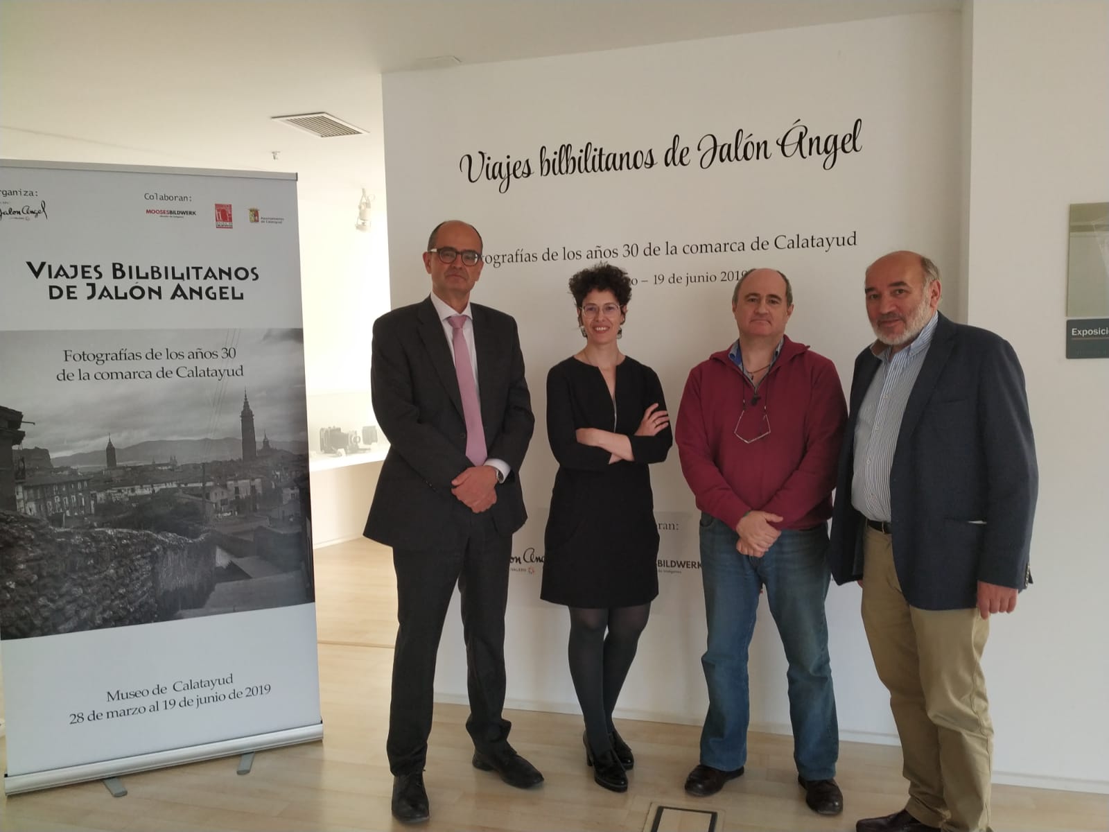 De izq. a der.: D. Carlos Pérez Caseiras, rector de la Universidad San Jorge; Dña. Pilar Irala-Hortal, directora del Archivo Jalón Ángel, profesora e investigadora de la Universidad San Jorge; D. Carlos Saenz, director del Museo de Calatayud; D. José Manuel Aranda, alcalde de Calatayud.